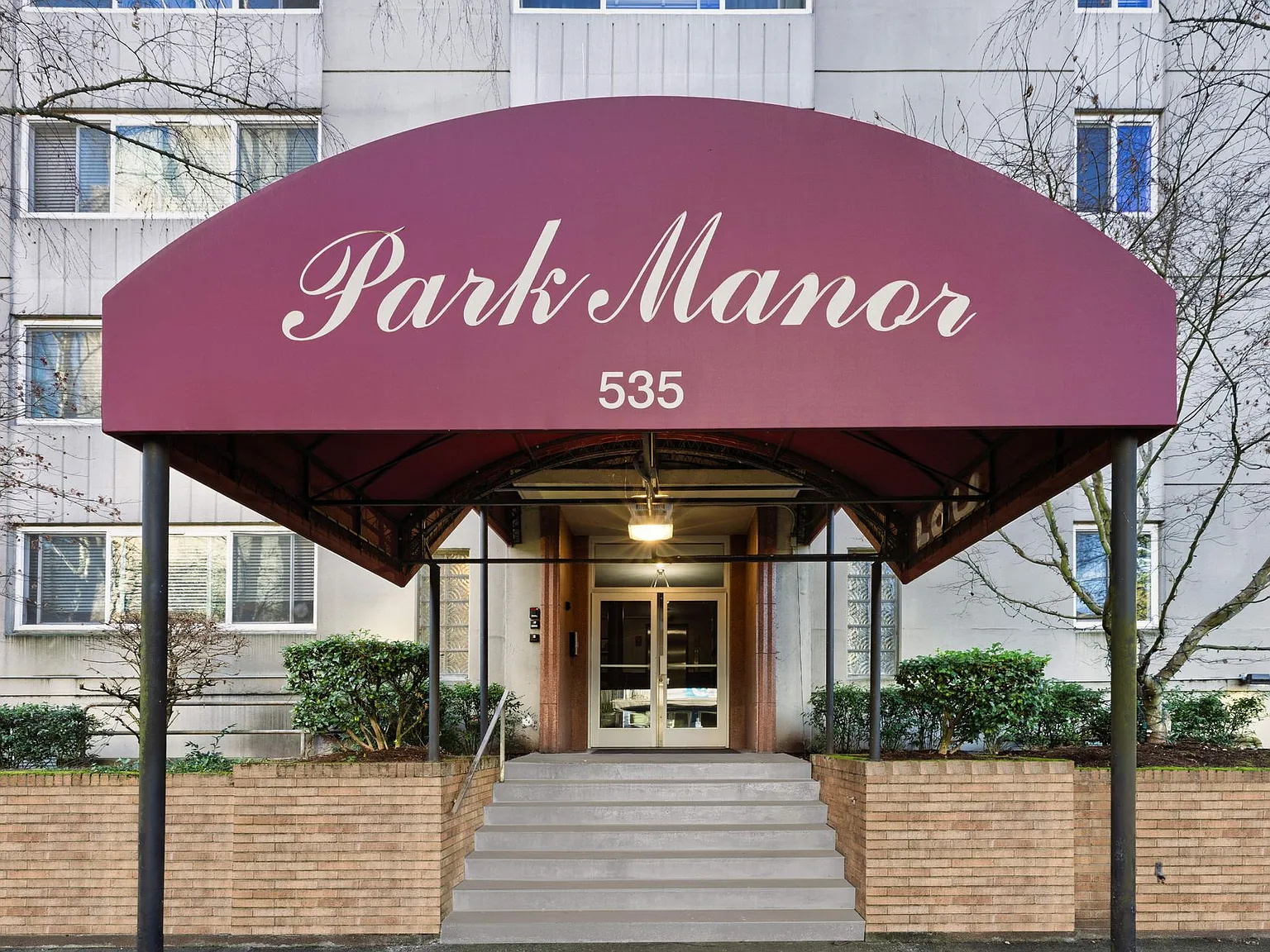 Park Manor — Photo 2