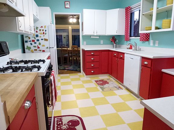 4th image of 950 32nd St
