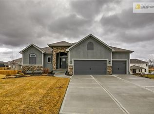 8828 Houston St, Lenexa, KS 66227