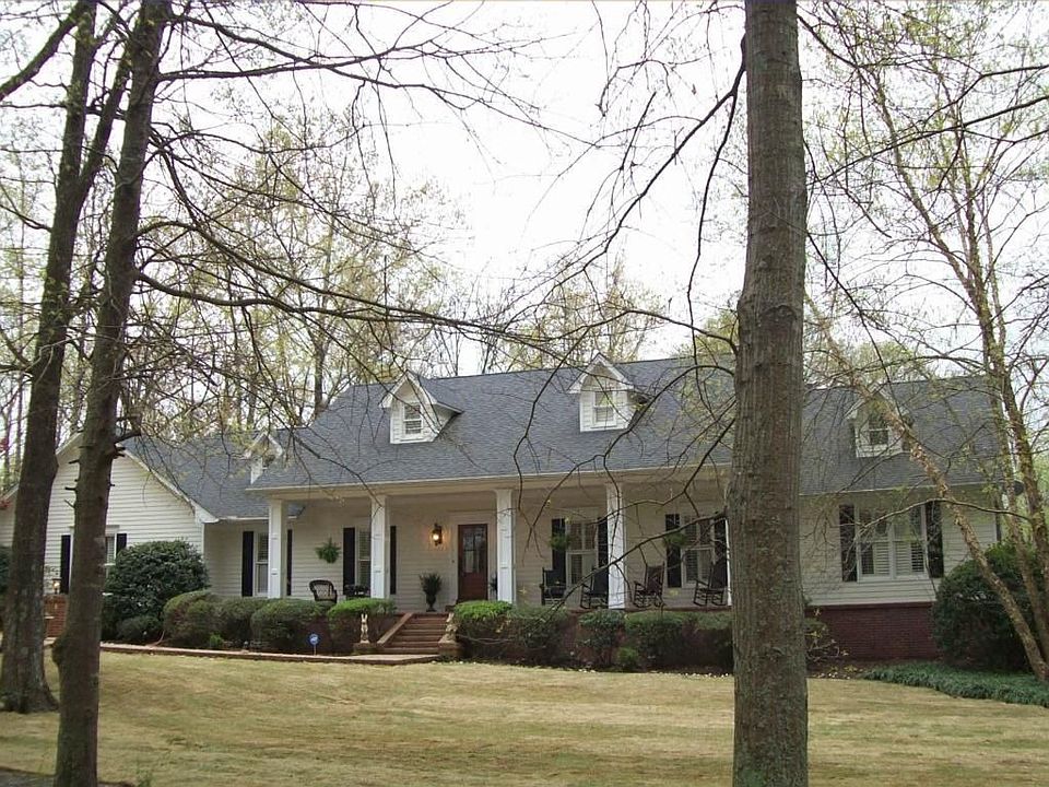 2nd image of 1863 N Parc Cir