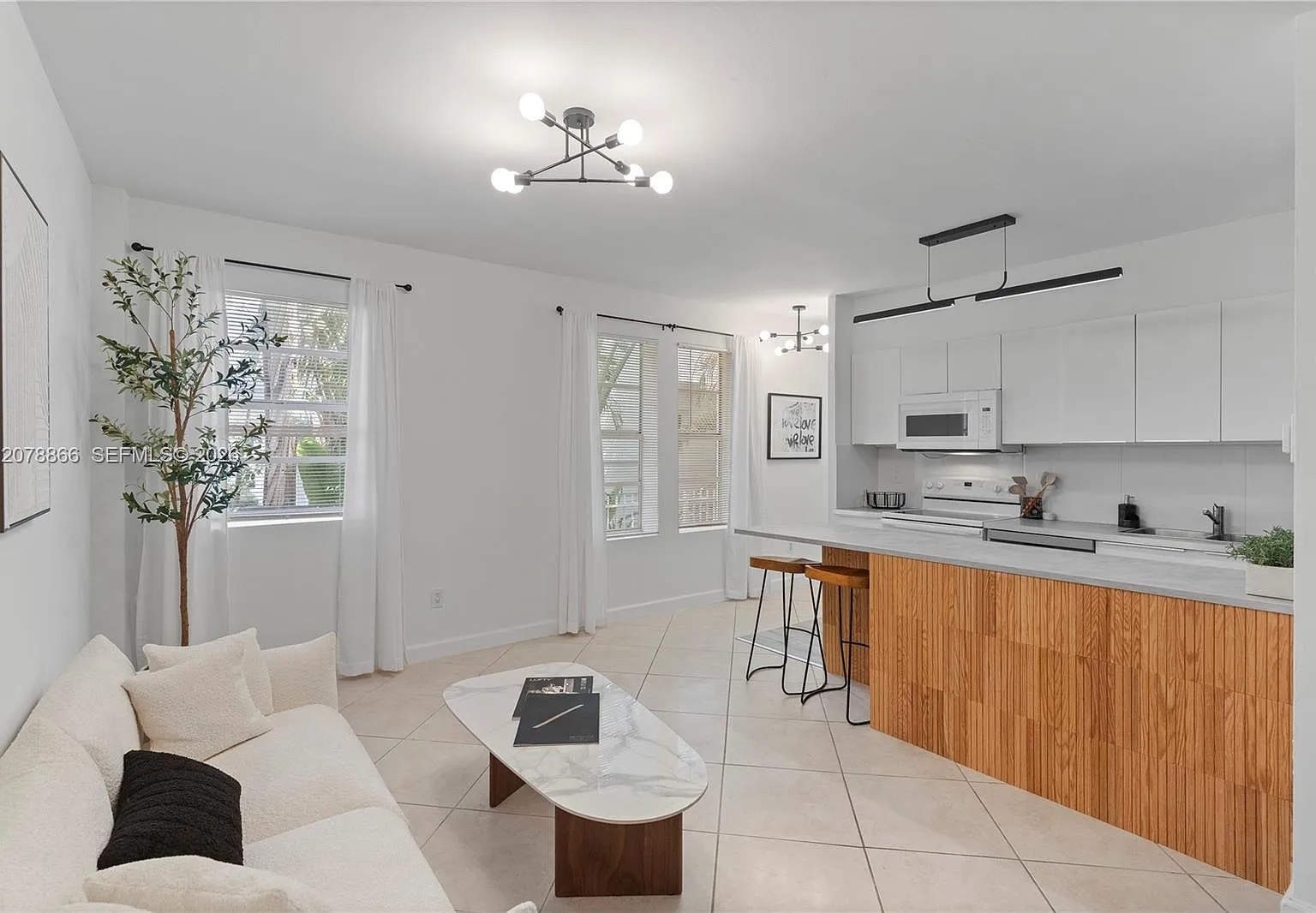 Lincoln View Condo — Photo 1