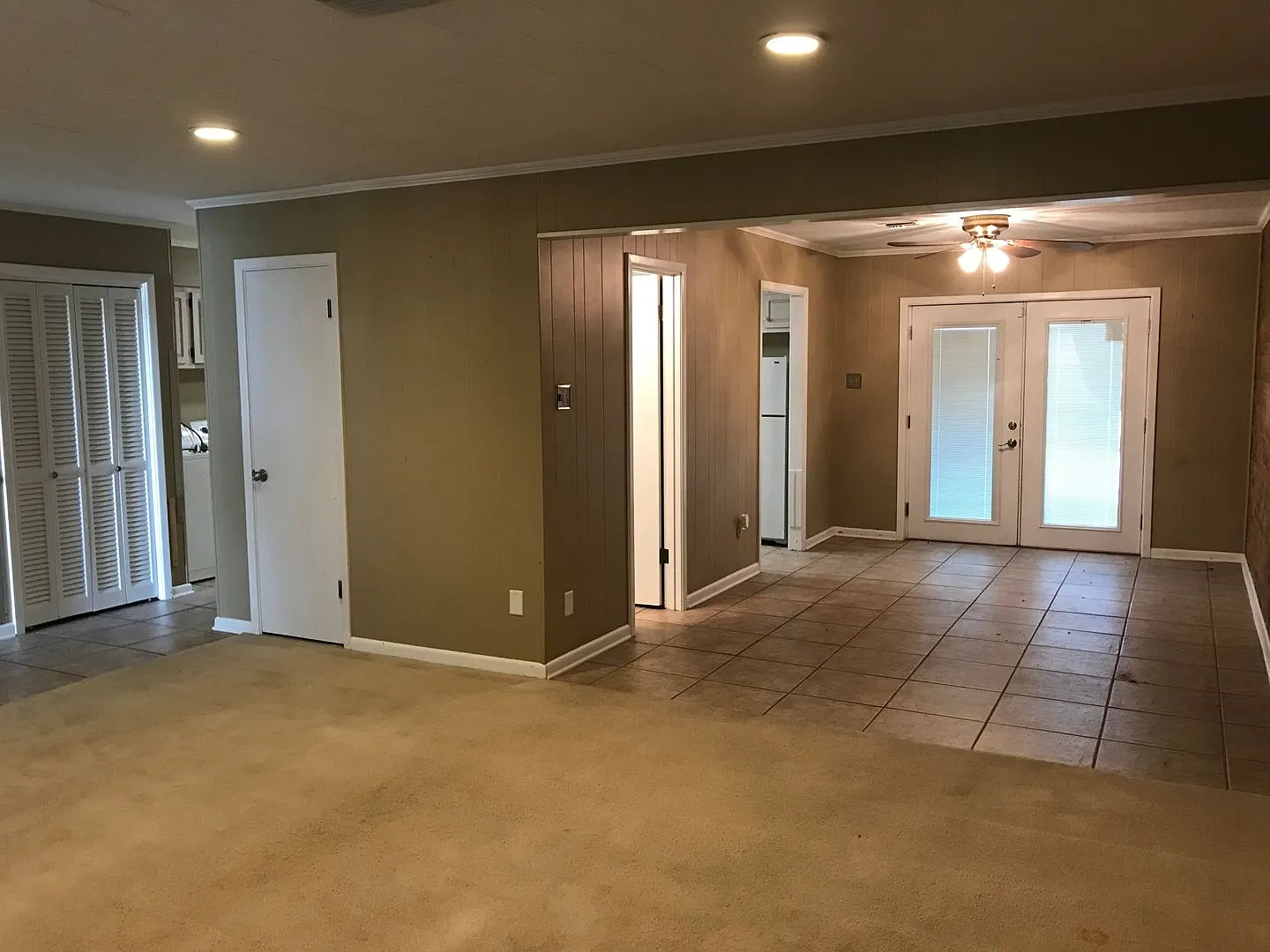 Three Bedroom , 2.5 Bathroom , Covered parking for 2 — Photo 4