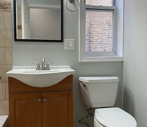 5th image of 3235 N Hamlin Ave #2