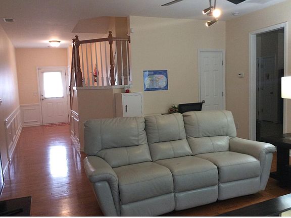 3rd image of 185 Finchley Dr