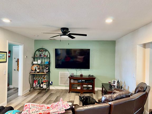 5th image of 1371 SW 4th Street