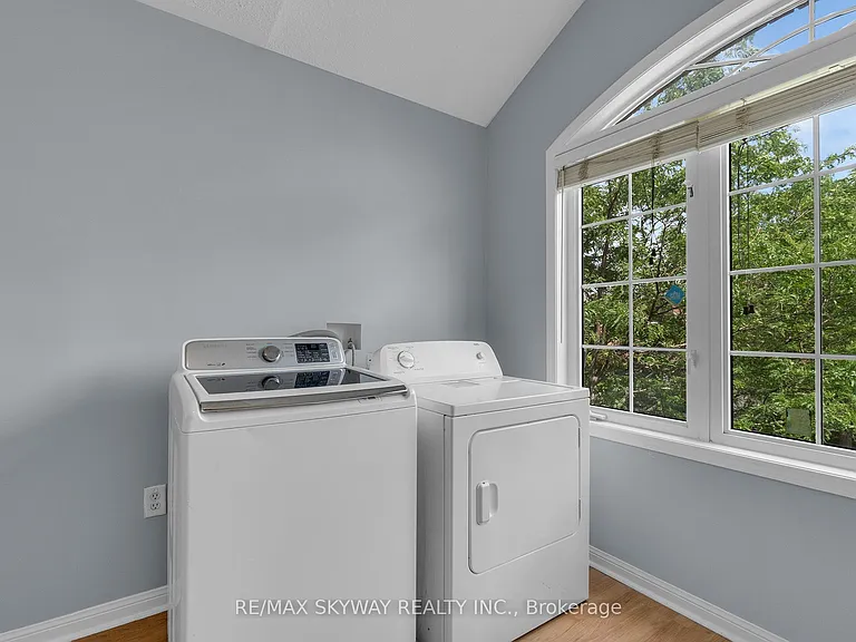 16 Raccoon St — Photo 38