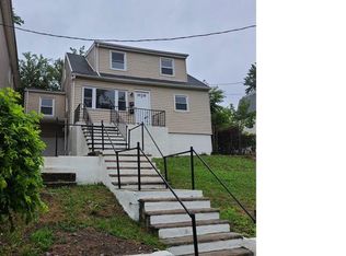 15 Bayside Ter #1, Jersey City, NJ 07305
