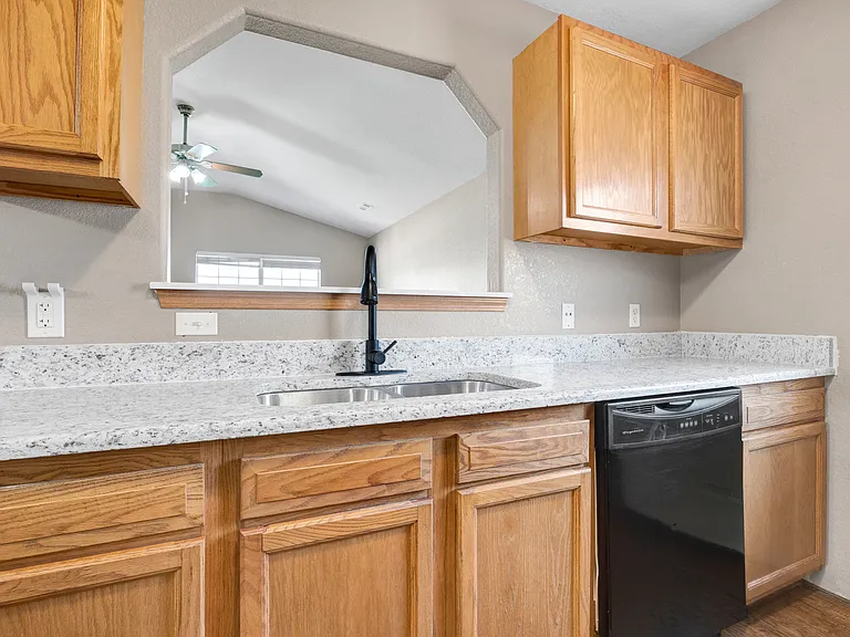 316 Apple Valley Dr — Photo 9