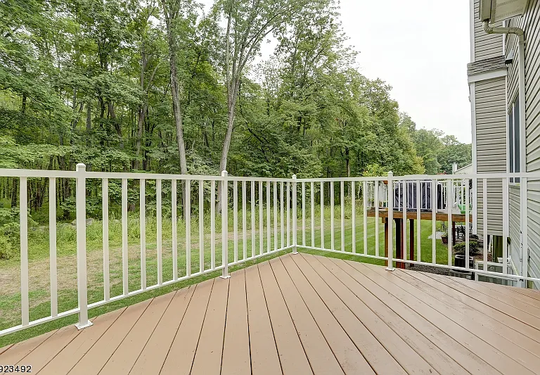 215 Raymound Blvd — Photo 23