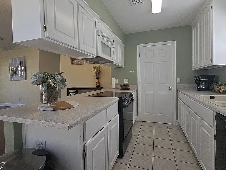 2943 Viking Way — Photo 13