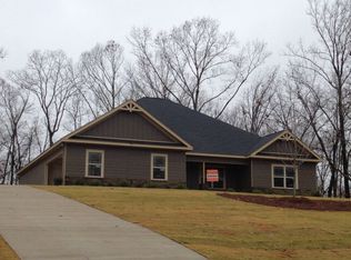208 Autumn Way, Opelika, AL 36804