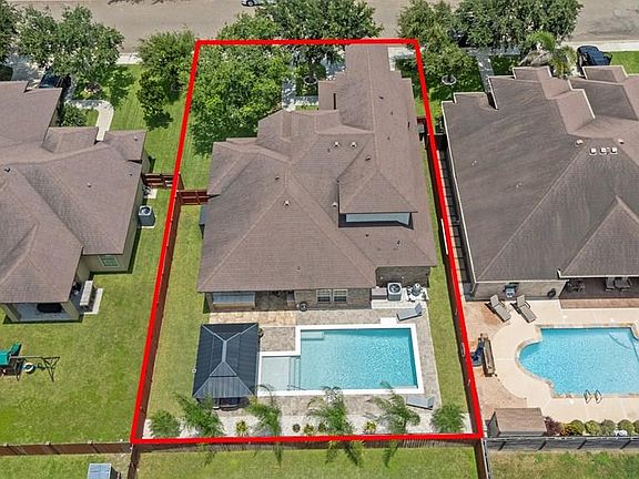 3rd image of 2021 Stonehaven Dr