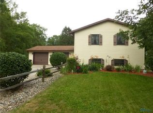 709 Lake Shore Dr, Pioneer, OH 43554