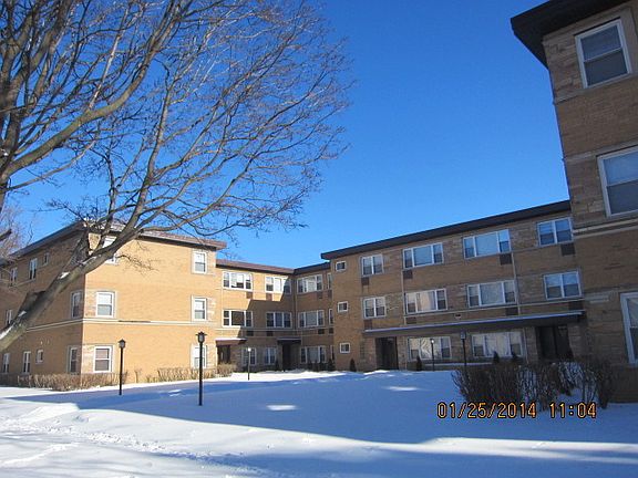 2nd image of 6835 N Seeley Ave APT 2L