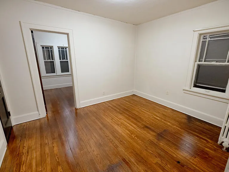 1930 Douglas St #4 — Photo 14