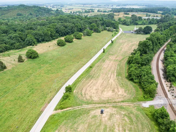 13 McDonald Rd, Midway, TN 37809