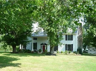 1075 Ed Burgess Rd, Ashland City, TN 37015