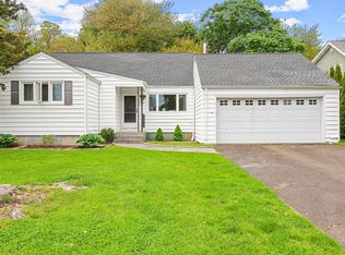 8 Shelbourne Rd, Trumbull, CT 06611