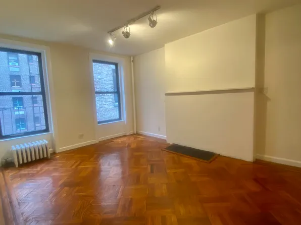 233 East 50th Street image 1 of 7