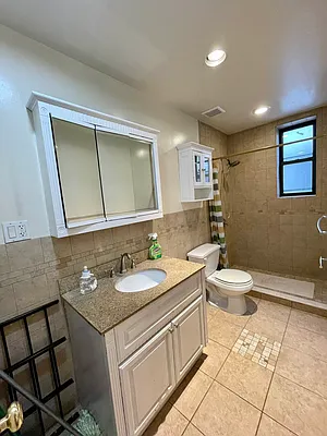 Rented by Voro, LLC | media 8