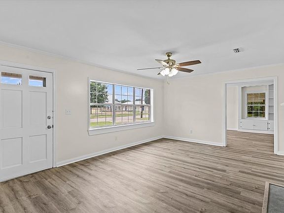 3rd image of 409 Peachtree St