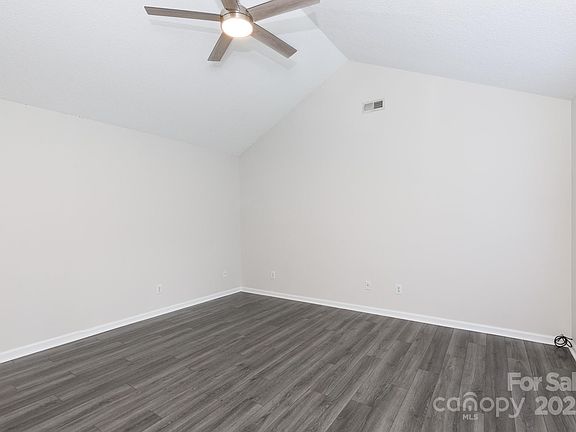4th image of 112 Brookshire Dr