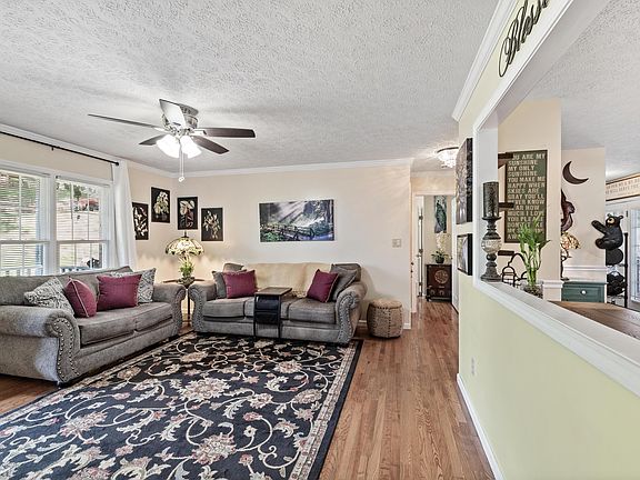 4th image of 5209 Woods Way
