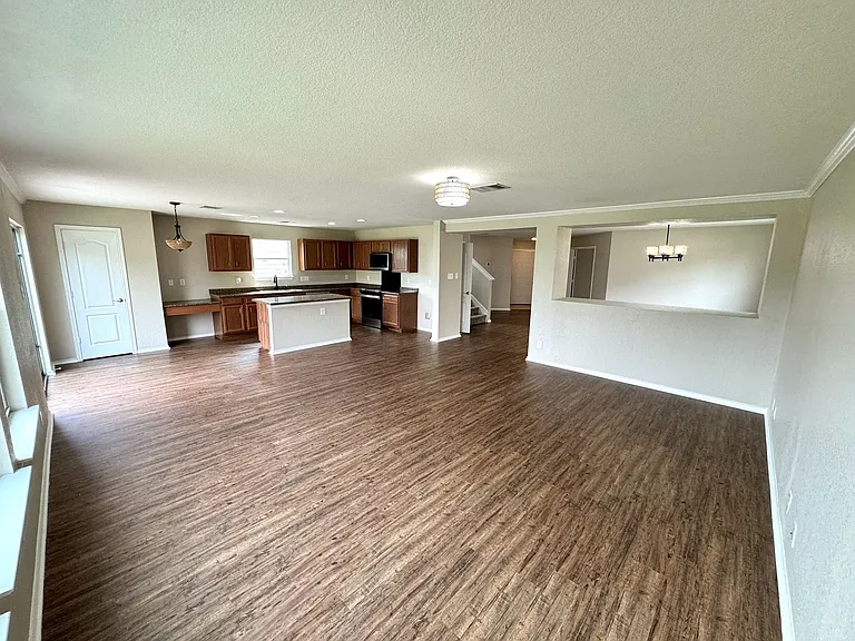 349 Tower Dr — Photo 9