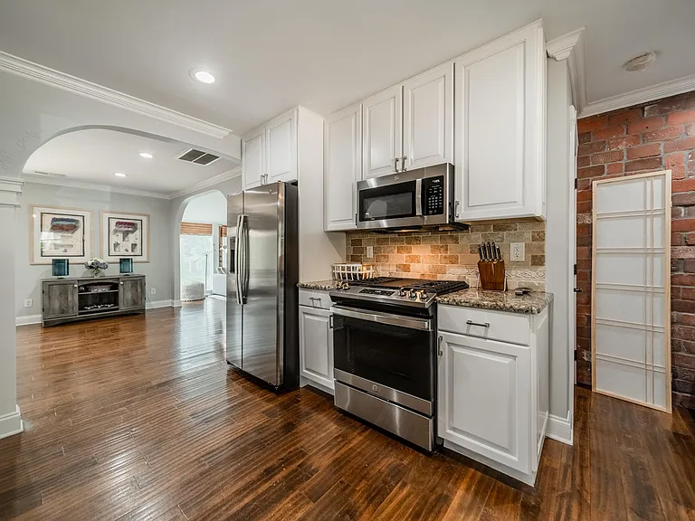 3147 Windsor Dr — Photo 11