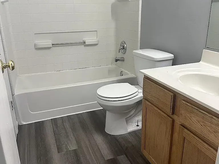 205 W Washington St — Photo 5