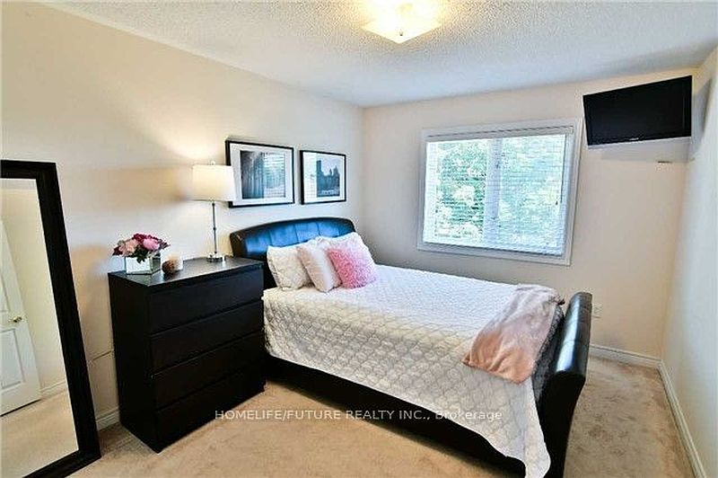 Toronto House for rent - 4 Bedrooms — photo 10