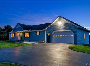 4232 Freeman Rd, Middleport, NY 14105