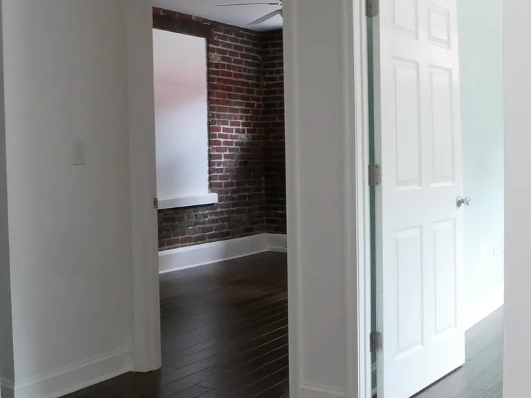 2418 E Franklin St #114 — Photo 8