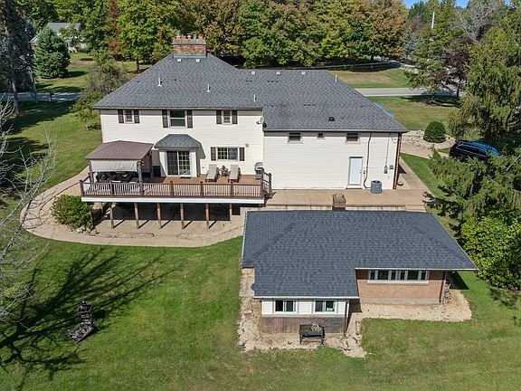 3rd image of 251 Arbuckle Rd