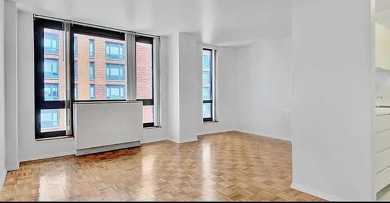 1 Irving Pl #G14I — Photo 3