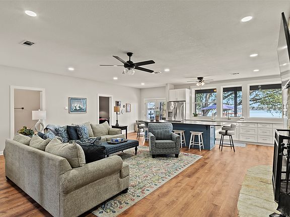 4th image of 226 Palisade Loop