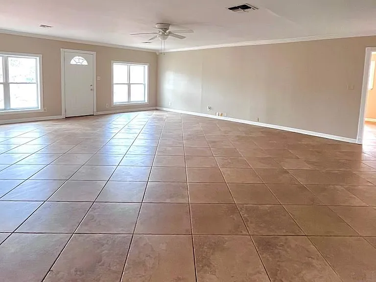 6 Country Club Rd — Photo 9