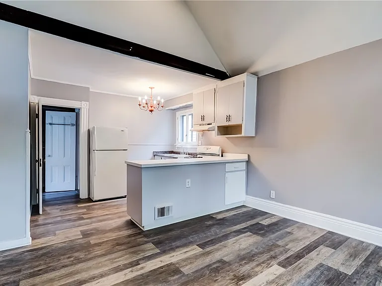161-163 Hamilton St #1 — Photo 6