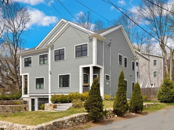 62 Woburn St #62, Lexington, MA 02420