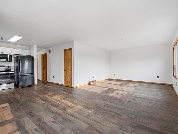 4th image of 1231 7th St NW
