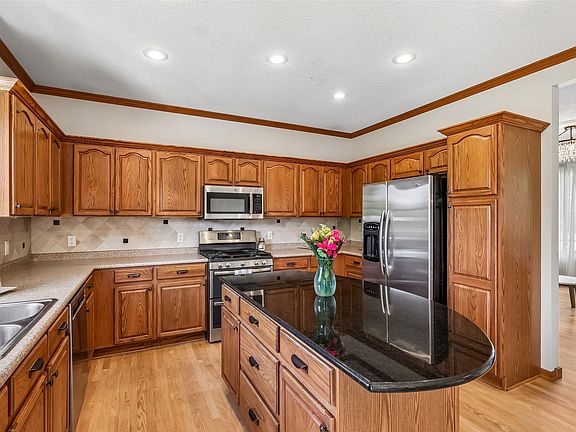 5th image of 11900 NW Oaktree Dr