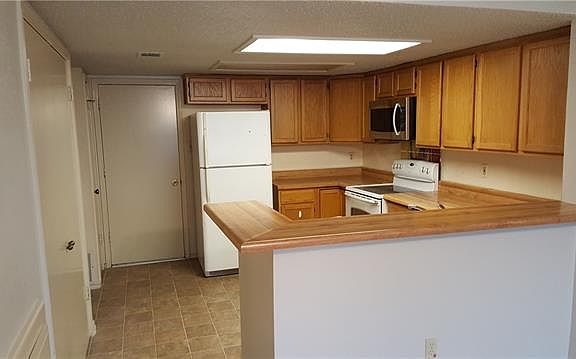 4th image of 3813 Suffolk Ln
