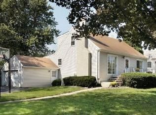 728 Helen Dr, Northbrook, IL 60062