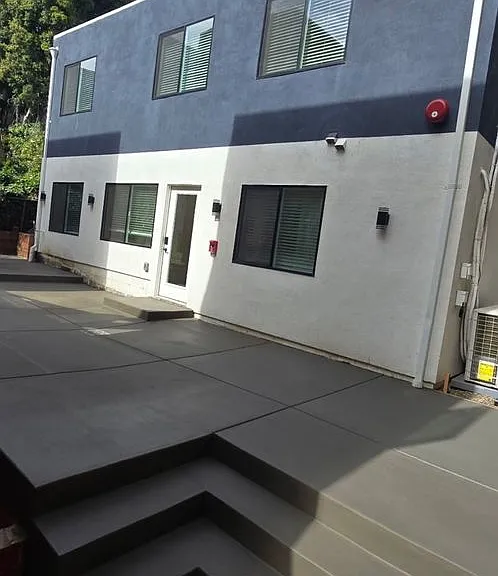 1803 Oxford St — Photo 25