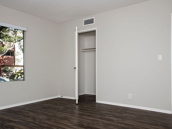 4th image of 525 N Kenwood St #14