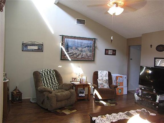 2nd image of 600 Evelyn Ln