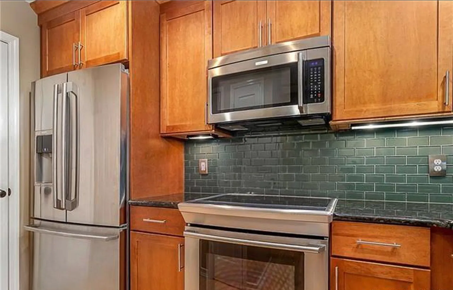 2 bed, 937 sqft, $1,500 — Photo 3