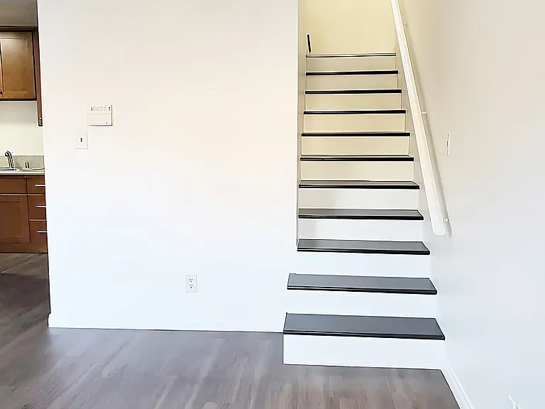 2025 Sepulveda Blvd #7 — Photo 5