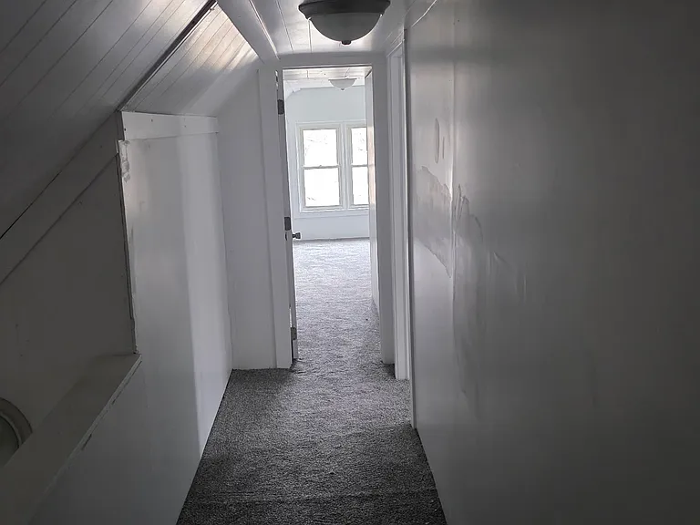 1831 S Westmoreland Ave — Photo 3