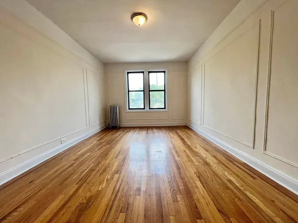 1738 University Avenue image 2 of 6